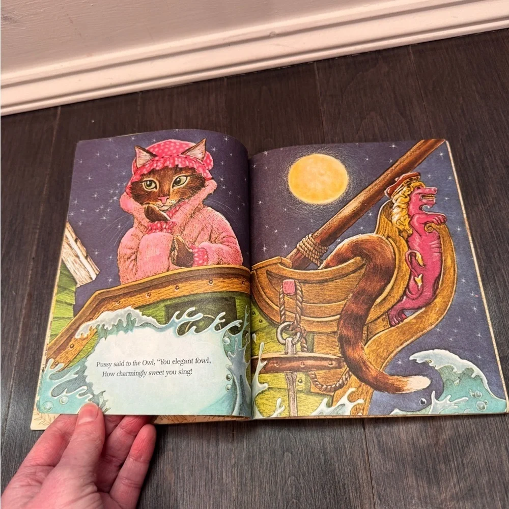 VINTAGE 1982 Little Golden Book: The Owl and the Pussycat Hardcover Kids Book